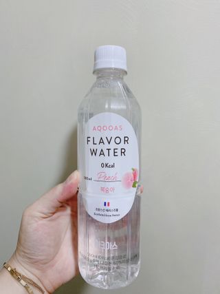아쿠아스 플레이버워터 ★[아쿠아스] 제로칼로리 플레이버워터 복숭아/청포도 1BOX 20개입 — 5점을 준 리뷰어가 2021년 4월 올린 사용 사진