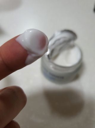 산수시 아쿠아 베네핏 24h 수부지 물광 속건조 수분크림 50ml — 5점을 준 리뷰어가 2021년 6월 올린 사용 사진