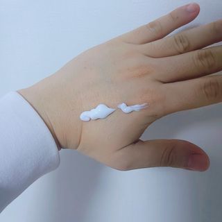 셀프 모이스처라이징 프로텍션 크림 셀프 모이스처라이징 프로텍션크림 — 4점을 준 리뷰어가 2022년 3월 올린 사용 사진