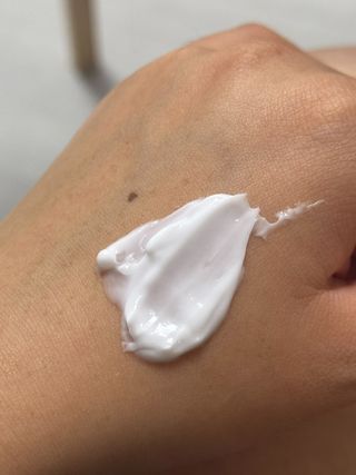 나우 [리브엠]피부 속부터 겹겹이, 촘촘하게! 워터핏8중 수분착붙 크림 — 4.5점을 준 리뷰어가 2025년 1월 올린 사용 사진