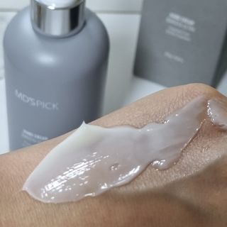 엠디스픽 무향 바리스타 핸드크림 울트라 고보습 대용량 펌핑 245g — 5점을 준 리뷰어가 2022년 12월 올린 사용 사진