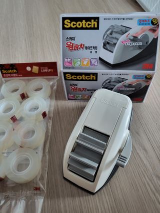 3M 스카치 원터치 테이프 디스펜서 커터기 오렌지/블랙 + 초강력 다용도 테이프 8매 — 5점을 준 리뷰어가 2024년 4월 올린 사용 사진