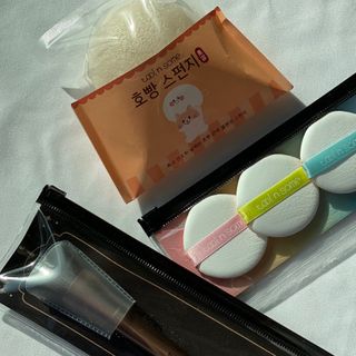 [툴앤썸] 메이크업 브러시로 바르고 호빵 스펀지로 클렌징하는 A-Z 뷰티툴 5종 — 4점을 준 리뷰어가 2021년 1월 올린 사용 사진