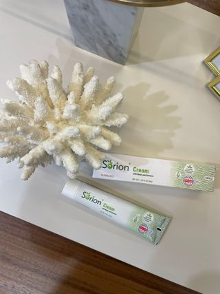 건선/아토/습진/민감성 피부 천연보습진정크림 소리온 크림 & 센시티브 크림 50g — 5점을 준 리뷰어가 2022년 3월 올린 사용 사진