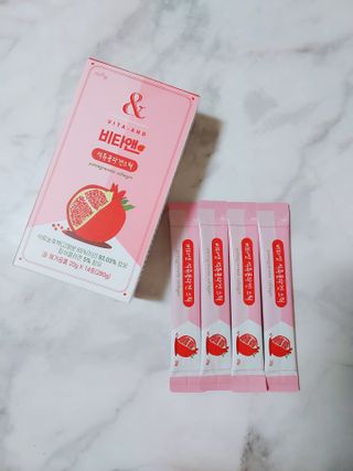 비타앤 석류콜라겐스틱 — 5점을 준 리뷰어가 2021년 5월 올린 사용 사진