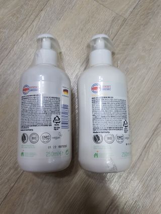mom e 맘이 내추럴 베이비 케어 샴푸앤바스+로션 — 5점을 준 리뷰어가 2021년 1월 올린 사용 사진