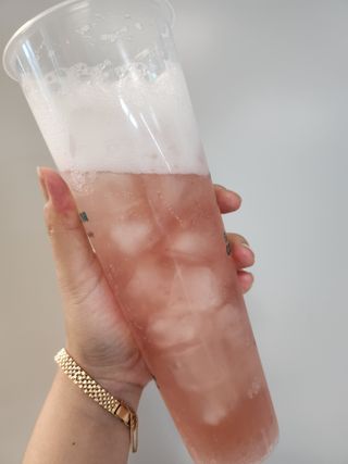 더그레잇티 콤부차 [매일유업] 더그레잇티 44kcal 콤부차 300ml *12개입 (오리지널 6개+베리리치 6개) — 3점을 준 리뷰어가 2023년 8월 올린 사용 사진