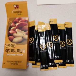 짜먹는 이지견과 짜먹는 이지아몬드, 짜먹는 이지허니피넛, 짜먹는 이지캐슈넛 각 10g X  10포 — 4점을 준 리뷰어가 2021년 1월 올린 사용 사진