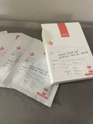 쿠피 피디알엔 연어 더마 페이셜 마스크 — 5점을 준 리뷰어가 2021년 11월 올린 사용 사진