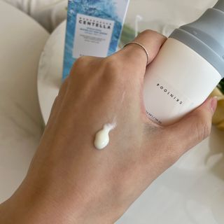 MF[스킨1004] 마다가스카르 센텔라 히알루-시카 워터핏 선세럼 50ml — 5점을 준 리뷰어가 2024년 5월 올린 사용 사진