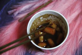 유비쿡 컵떡볶이 매운컵떡볶이2개/ 짜장컵떡볶이 2개  총 4개세트 — 4.5점을 준 리뷰어가 2021년 2월 올린 사용 사진