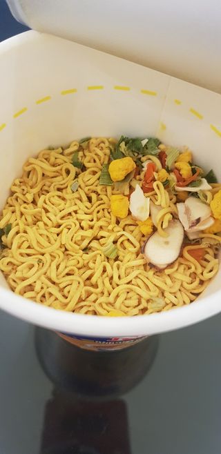 NISSIN 닛신 컵누들  4종 - 씨푸드오리지날, 씨푸드 스파이시, 씨푸드 커리, 씨푸드 XO소스 — 5점을 준 리뷰어가 2022년 11월 올린 사용 사진