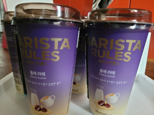 바리스타룰스 돌체 라떼 리뷰 사진