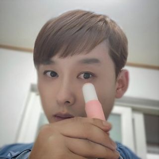 스킨큐어 산다화 카멜리아 안티 링클 멀티밤 — 5점을 준 리뷰어가 2022년 10월 올린 사용 사진