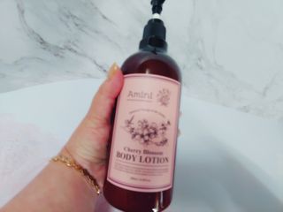 아미니 플라워테라피 바디로션  500ml 시리즈 — 4점을 준 리뷰어가 2021년 1월 올린 사용 사진