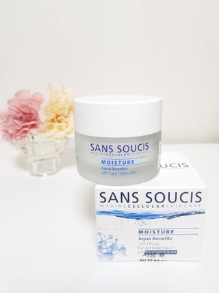 산수시 아쿠아 베네핏 24h 수부지 물광 속건조 수분크림 50ml — 5점을 준 리뷰어가 2021년 6월 올린 사용 사진