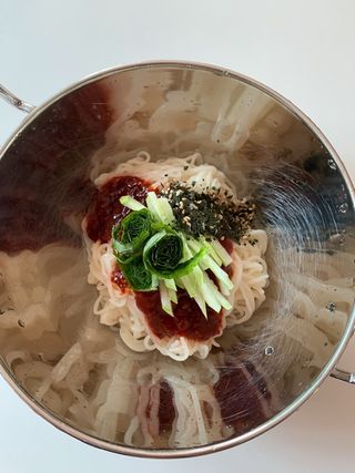 [한면원] 비빔국수 2인분 — 4점을 준 리뷰어가 2022년 8월 올린 사용 사진