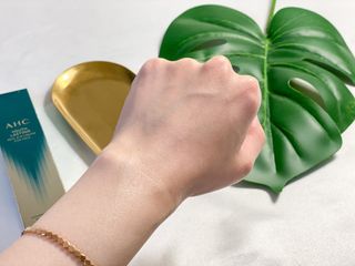 [NEW 탄력유턴 아이크림] AHC 유스 래스팅 리얼 아이크림 포 페이스 — 4점을 준 리뷰어가 2021년 3월 올린 사용 사진