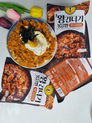 한성기업 무볼레 왕건더기 볶음밥 묵은지삼겹살 — 3점을 준 리뷰어가 2021년 10월 올린 사용 사진