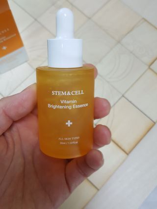 체르엠 스템앤셀 비타민 브라이트닝 에센스 30ml 1개 — 5점을 준 리뷰어가 2021년 10월 올린 사용 사진