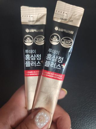 서울약사신협_투데이홍삼정플러스스틱_10g x 30포 — 5점을 준 리뷰어가 2021년 7월 올린 사용 사진