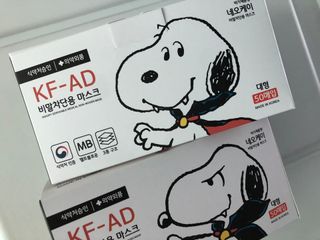 JHWORLD 스누피 마스크 정품 스누피 KF-AD 국내 비말차단 아동용 성인용 일회용 덴탈마스크 50매 — 5점을 준 리뷰어가 2021년 6월 올린 사용 사진