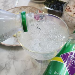 몽베스트 Montbest with Sparkling water Lemon OR Lime 20병(랜덤) — 5점을 준 리뷰어가 2022년 7월 올린 사용 사진
