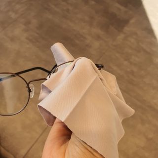 위케어 김서림방지 안경닦이 안티포그 극세사클리너 — 5점을 준 리뷰어가 2021년 2월 올린 사용 사진
