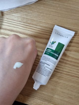 랑벨 랑바이오 블랙 시카 크림 50ml(블랙비 프로폴리스, 시카 4종, 판테놀 10 함유) — 5점을 준 리뷰어가 2022년 6월 올린 사용 사진