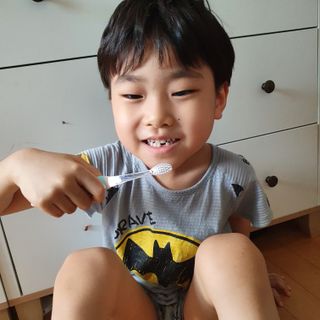 [오라덴스] 99.9 항균 칫솔모_키즈 진동칫솔 2,3단계 중 택 1 — 3.5점을 준 리뷰어가 2021년 7월 올린 사용 사진