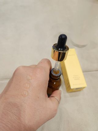 스킨큐어 산다화 비타민c 화이트닝 에센스 30ml — 5점을 준 리뷰어가 2023년 12월 올린 사용 사진