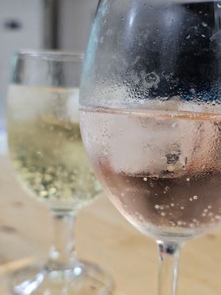더그레잇티 콤부차 [매일유업] 더그레잇티 44kcal 콤부차 300ml *12개입 (오리지널 6개+베리리치 6개) — 5점을 준 리뷰어가 2023년 8월 올린 사용 사진