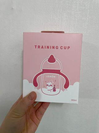 유비맘 트라이탄 코니빨대컵_컬러 랜덤 발송 — 3점을 준 리뷰어가 2021년 3월 올린 사용 사진