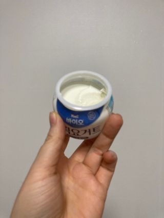 매일바이오 그릭요거트 오리지널 플레인 4개, 로스터리 커피믹스 4개 — 5점을 준 리뷰어가 2021년 12월 올린 사용 사진
