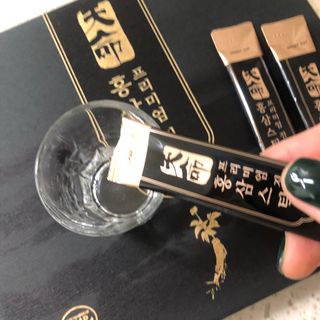 헬스업_천명진프리미엄홍삼스틱_10ml x 30포 — 4점을 준 리뷰어가 2021년 3월 올린 사용 사진