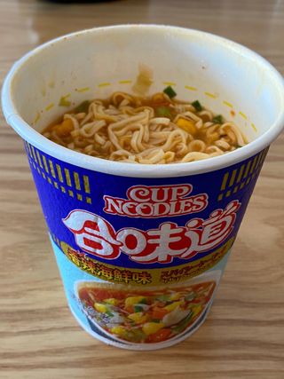 NISSIN 닛신 컵누들  4종 - 씨푸드오리지날, 씨푸드 스파이시, 씨푸드 커리, 씨푸드 XO소스 — 5점을 준 리뷰어가 2022년 2월 올린 사용 사진
