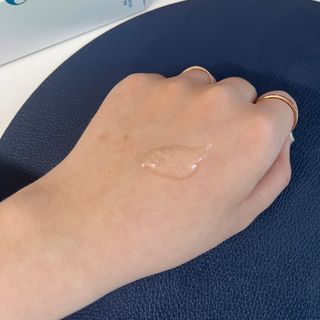 나우 [리브엠] 화해 1등 수분앰플 , 엑소코어 워터풀 텐션 앰플 — 5점을 준 리뷰어가 2023년 6월 올린 사용 사진