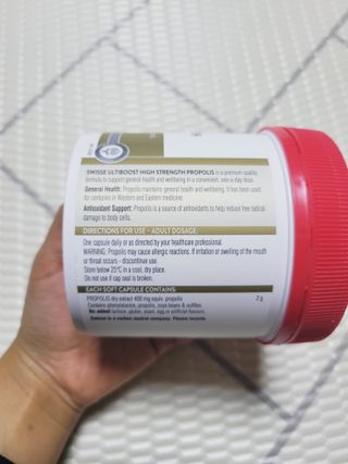 Swisse 스위스 고함량 프로폴리스 2,000mg 210정 — 4점을 준 리뷰어가 2021년 11월 올린 사용 사진