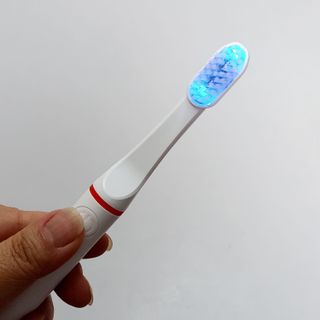 트로마츠 심플 미세전류 칫솔 — 5점을 준 리뷰어가 2022년 5월 올린 사용 사진