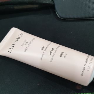 러브모아 향수 고체향수 승무원 고체향수 바르는 향수 니치향수 도손 우드세이지 앤 씨솔트 — 5점을 준 리뷰어가 2022년 10월 올린 사용 사진