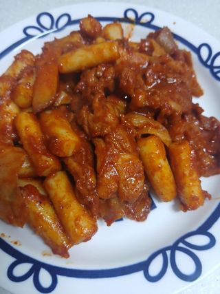 *구매평/프레시지 최현석 셰프의 닭갈비 떡볶이 (냉동) — 5점을 준 리뷰어가 2025년 9월 올린 사용 사진