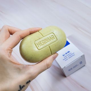 제이제이바이오 허브마사지바 올인원 알약비누 — 5점을 준 리뷰어가 2021년 11월 올린 사용 사진