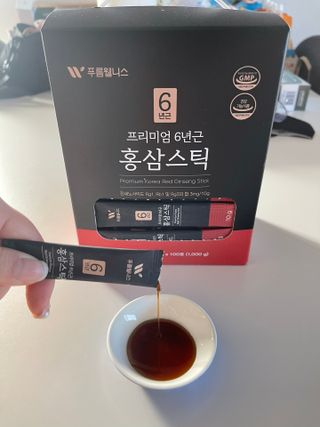 [푸름웰니스] 프리미엄 6년근 홍삼스틱 3mg x 100포 — 5점을 준 리뷰어가 2022년 4월 올린 사용 사진