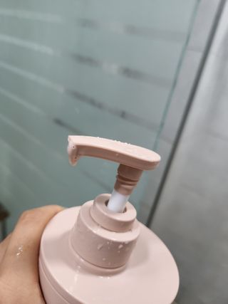 벨먼 내추럴 스파 머드레티놀 바디워시(그린로즈, 미드나잇 피오니) — 5점을 준 리뷰어가 2022년 6월 올린 사용 사진