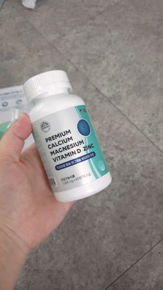 서울약사신협 네이처픽_칼슘마그네슘비타민D_1,305mg x 120캡슐 — 5점을 준 리뷰어가 2021년 9월 올린 사용 사진