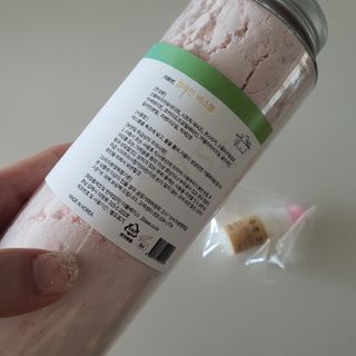 투베이스 어성초 바스붐, 칼리민 바스붐, 식이유황 바스붐 — 5점을 준 리뷰어가 2021년 6월 올린 사용 사진