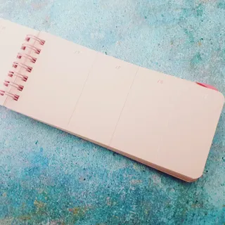 리훈 언더모니터 위클리 플래너 + 다정한 스티커 8mm 원형 칼라 얼굴 표정 1장 — 4점을 준 리뷰어가 2022년 3월 올린 사용 사진
