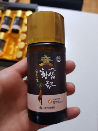 서울약사신협_프리미엄황삼골드_3.75g x 12환+75mgx12병 — 5점을 준 리뷰어가 2021년 1월 올린 사용 사진