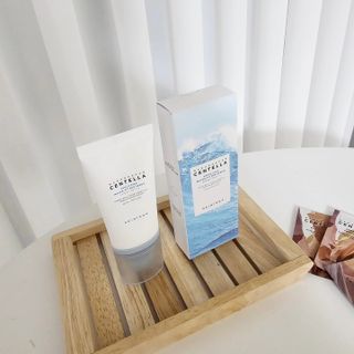 [스킨1004] 마다가스카르 센텔라 히알루-시카 워터핏 선세럼 50ml — 5점을 준 리뷰어가 2024년 5월 올린 사용 사진