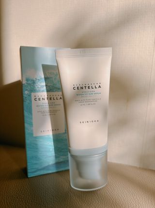 [스킨1004] 마다가스카르 센텔라 히알루-시카 워터핏 선세럼 50ml — 4점을 준 리뷰어가 2024년 5월 올린 사용 사진